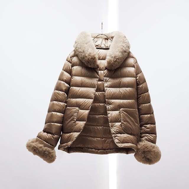 【大幅値下げ】【美品】AIRダウン・エコファートリムジャケット AIRダウン・エコファートリムジャケット/40代50代からの