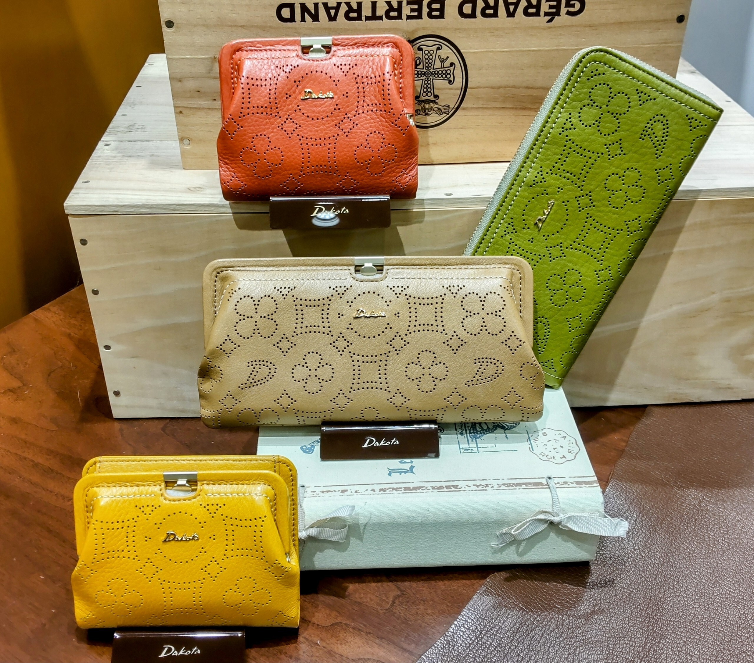 お財布 〜 New !! 〜 (⁠◍⁠•⁠ᴗ⁠•⁠◍⁠)⁠✧⁠*⁠。 | ショップブログ 