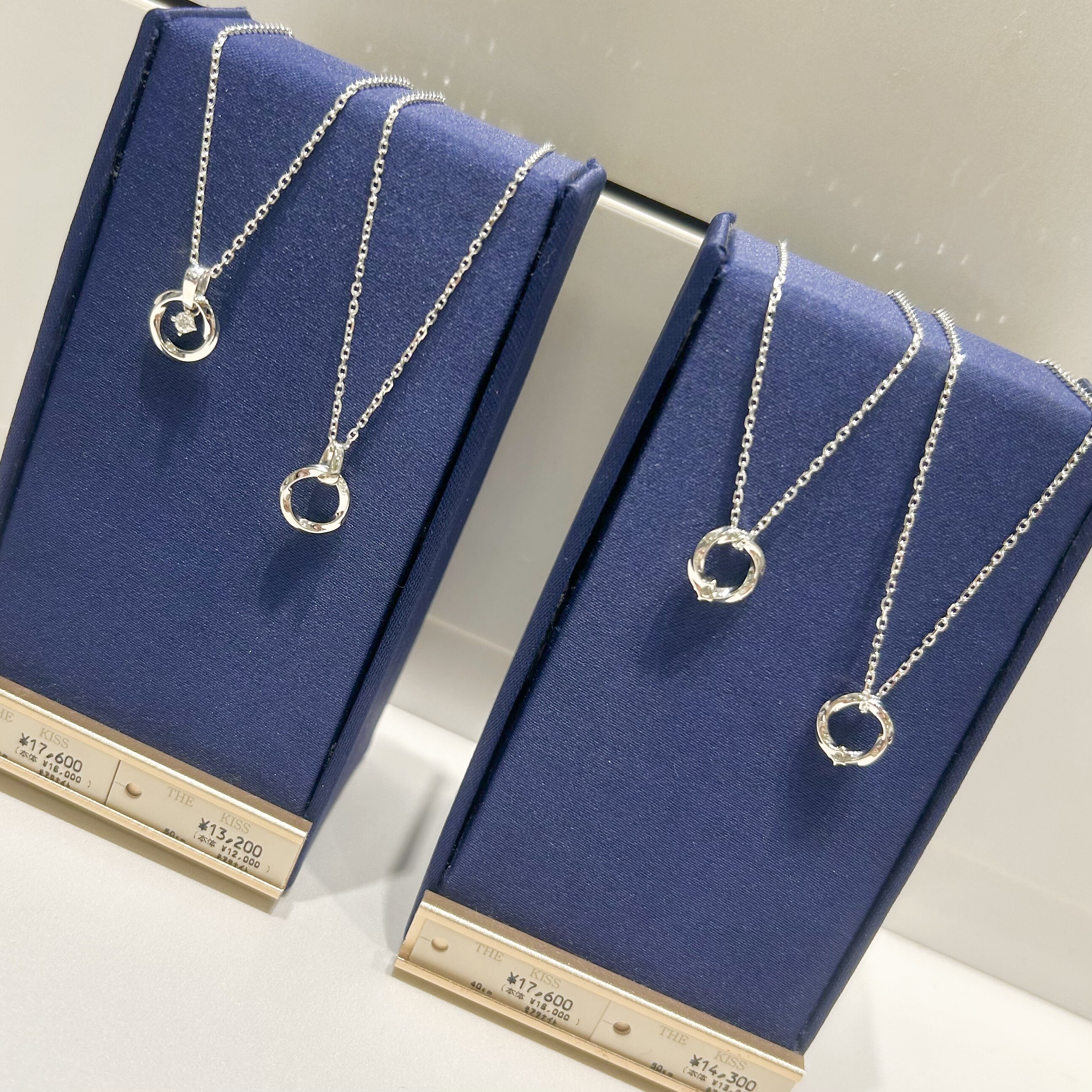 人気のモアサナイト💎ペアネックレス再入荷！ | ショップブログ | 東急