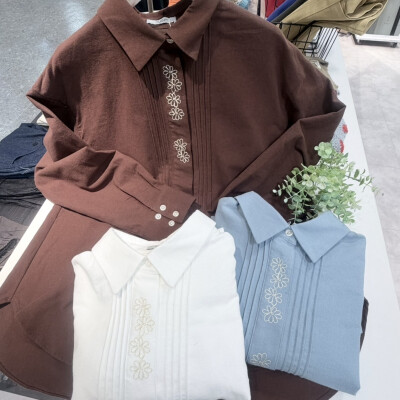 【New Arrival】前立てフラワー刺繡シャツ