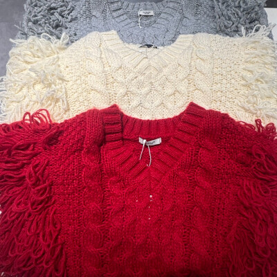 【New Arrival】ルーフフリンジVネックケーブルニット