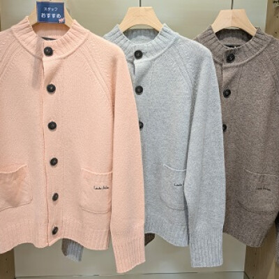 ふんわり軽くて暖かい日本製ニットのご紹介🧶