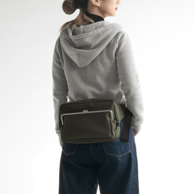 洗練されたマットな質感と心地よい手触り