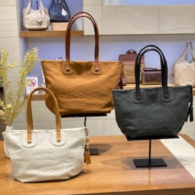 シンプルな帆布素材のトートバッグが入荷しました♫