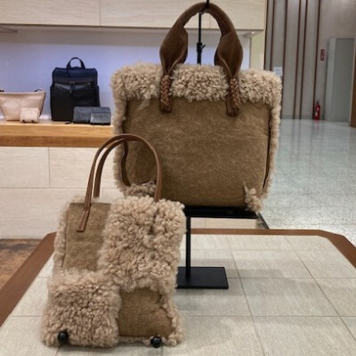 あったかムートンバッグが入荷しました🐑