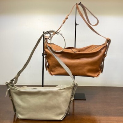 ジェンダーレスなメッセンジャーバッグが入荷しました！