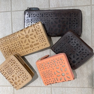 人気の財布シリーズに新色が登場しました👛