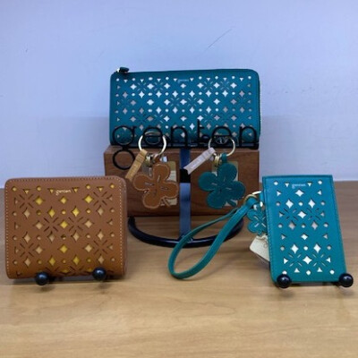 四葉のクローバーがモチーフの小物が入荷しました🎵