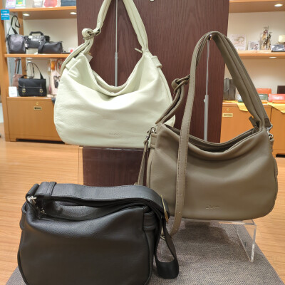 ✨『新作』✨肉厚な柔らかな手触りのバッグ👜