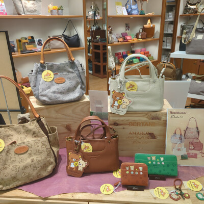 ✨リラックマデザイン✨のバッグ、財布が本日4/8(水)より発売です😊