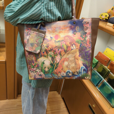 ✨New✨多種多様な動物たちが描かれたバッグ👜