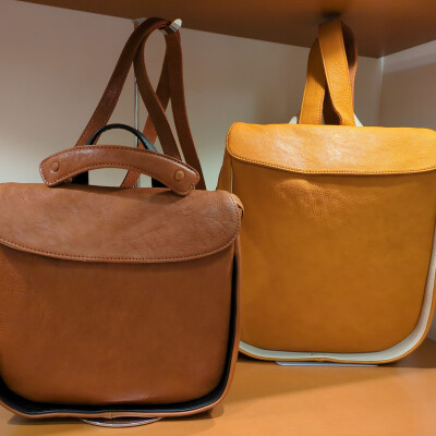 ✨New✨モダンなデザインに軽やかな質感のナチュラルレザーバッグ👜