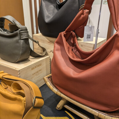 ✨〜New〜✨　滑らかでふっくらとした手触りのバッグ