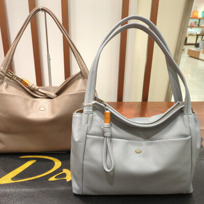 ✨New✨☔急な雨にも安心な撥水レザーバッグ👜