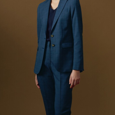 爽やかなブルーチェックの新作ウィメンズスーツ入荷しました✨