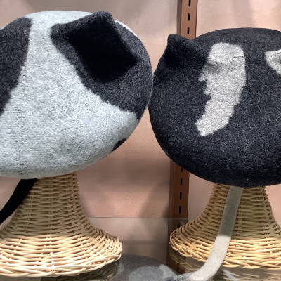 大人気❗️ネコ耳帽子が入荷しました🐱